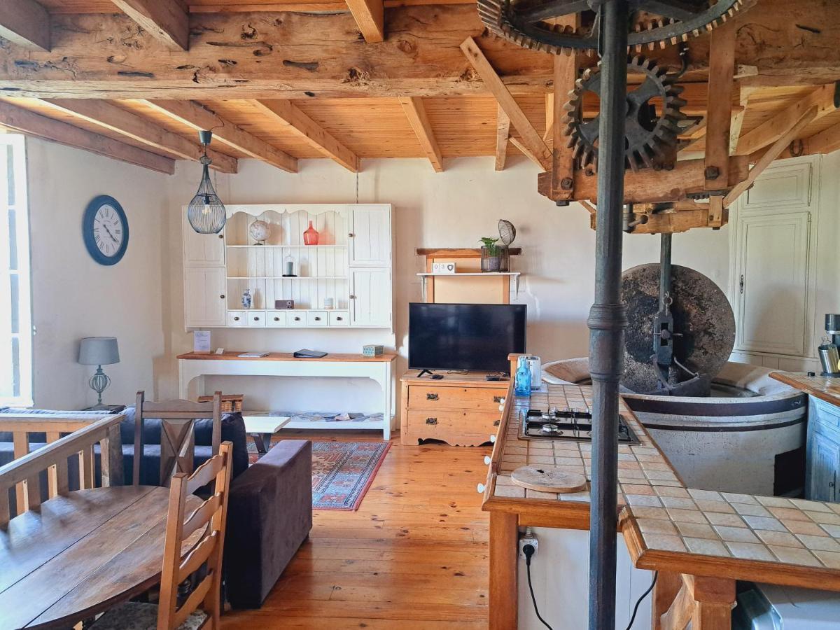 Le Moulin Etourneau - 3 Gites Avec 2 Piscines Champagnac  Exterior foto